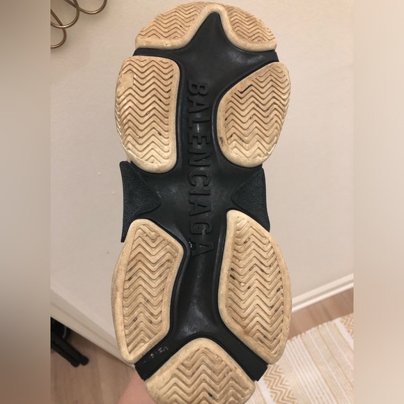 Balenciaga Triple S Sneakers - Picture 7 of 7